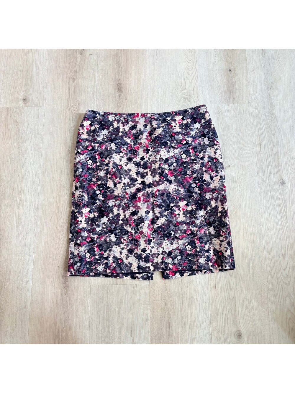 Talbots EUC Women's Floral Pink Purple Watercolor Floral Pencil Skirt Lined 12P